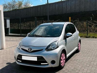 Usata Toyota Aygo 68 CV (50 kW) 2012 Argento Utilitaria