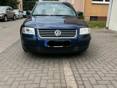 Usata VW Passat 136 CV (100 kW) 2003 Blu Berlina