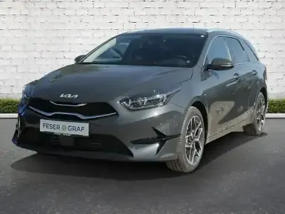 Gebraucht Kia Ceed 140 PS (102 kW) 2025 Pentametal grau Kleinwagen