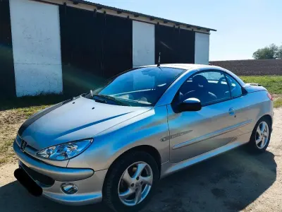 Gebraucht Peugeot 206 CC Quiksilver 109 PS (80 kW) 2005 Silber Cabrio