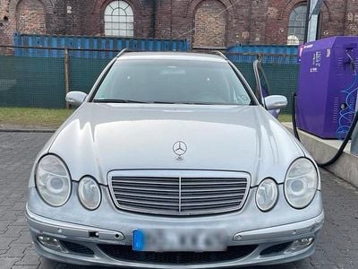 Gebraucht Mercedes E220 150 PS (110 kW) 2004 Grau Kombi