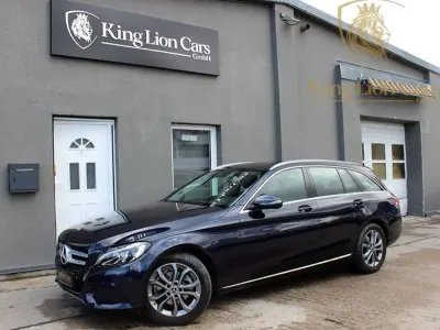 Gebraucht Mercedes C180 Avantgarde 156 PS (114 kW) 2018 Cavansitblau  lack Kombi