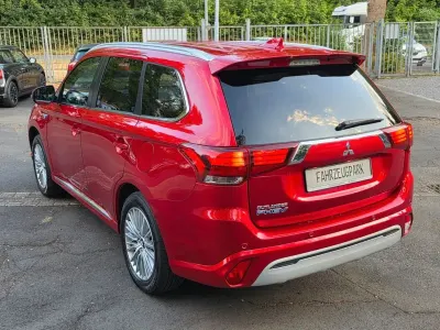 Gebraucht Mitsubishi Outlander P-HEV Plus 224 PS (164 kW) 2020 Rot SUV