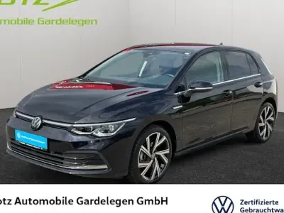Gebraucht VW Golf VIII Style 131 PS (96 kW) 2023 Deep black perleffekt Limousine
