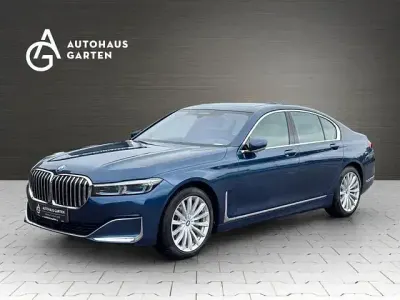 Gebraucht BMW 740 Sport Line 340 PS (250 kW) 2020 Blau Limousine