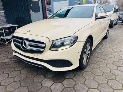 Gebraucht Mercedes E220 Avantgarde 194 PS (142 kW) 2018 Beige Kombi