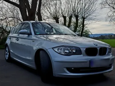Używany BMW 118 143 KM (105 kW) 2009 Srebrny Hatchback