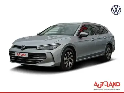 Gebraucht VW Passat Business 150 PS (110 kW) 2024 Oyster silver metallic Kombi