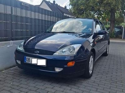 Gebraucht Ford Focus Ghia 101 PS (74 kW) 2001 Blau Limousine
