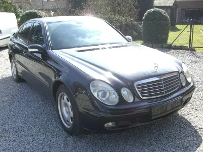 Gebraucht Mercedes E220 150 PS (110 kW) 2006 Schwarz Limousine