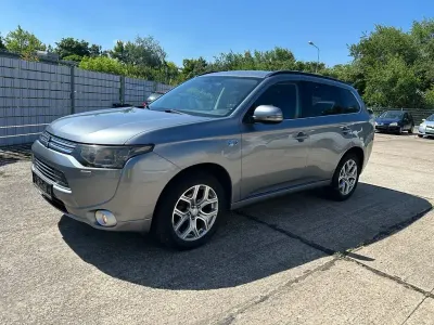 Gebraucht Mitsubishi Outlander P-HEV Plus 121 PS (88 kW) 2015 Grau SUV