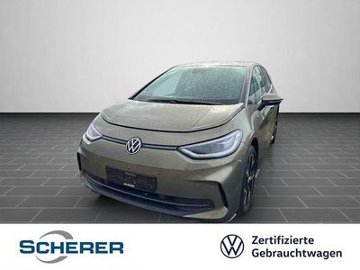 Gebraucht VW ID.3 Pro 150 kW (204 PS) 2023 Dark olivine green metallic schwarz (metallic) Kleinwagen
