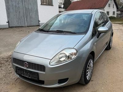 Gebraucht Fiat Grande Punto 77 PS (56 kW) 2009 Silber Kleinwagen