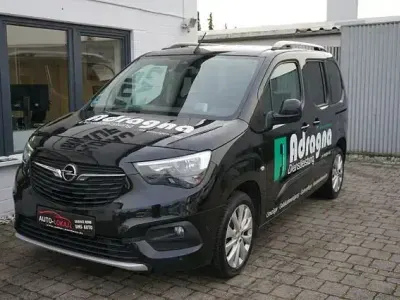 Gebraucht Opel Combo Life Innovation 131 PS (96 kW) 2020 Schwarz Limousine