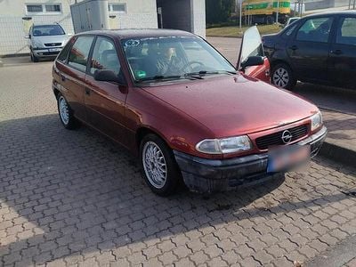 Gebraucht Opel Astra 75 PS (55 kW) 1995 Rot Kleinwagen