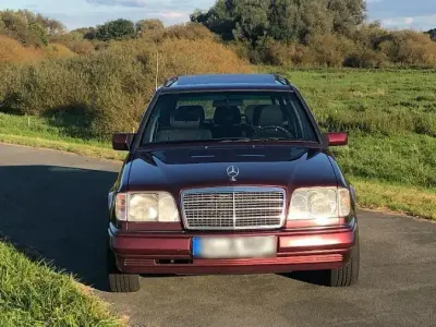 Gebraucht Mercedes 200 136 PS (100 kW) 1995 Rot Kombi