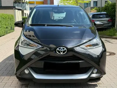 Gebraucht Toyota Aygo X-play 72 PS (52 kW) 2021 Schwarz Kleinwagen