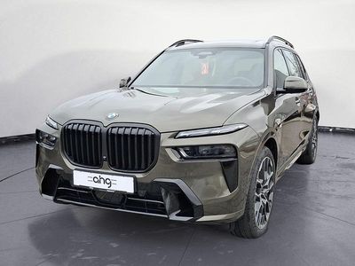 Neu BMW X7 352 PS (258 kW) 2026 Grau SUV