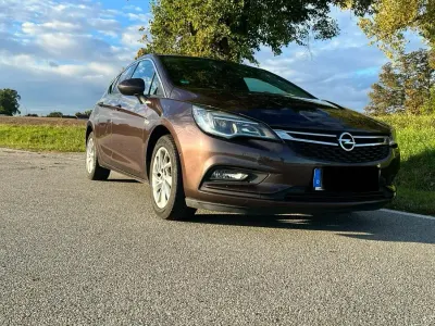Usata Opel Astra 160 CV (117 kW) 2016 Marrone Berlina