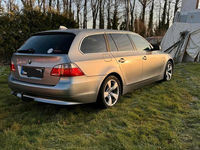 Gebraucht BMW 525 177 PS (130 kW) 2005 Grau Kombi