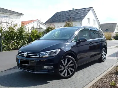 Gebraucht VW Touran Highline 150 PS (110 kW) 2017 Schwarz Van / Kleinbus