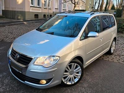 Silber Gebraucht 2009 VW Touran Van / Kleinbus | 5.300 € (Etwas zu teuer)