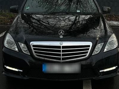 Gebraucht Mercedes E220 Avantgarde 170 PS (125 kW) 2013 Schwarz Limousine