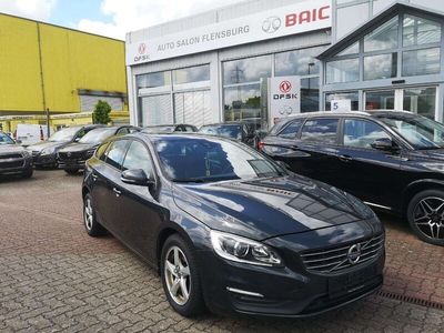 Gebraucht Volvo V60 Business Edition 136 PS (100 kW) 2015 Grau Kombi