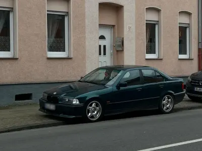 Gebraucht BMW 320 M Sport 150 PS (110 kW) 1996 Grün Limousine