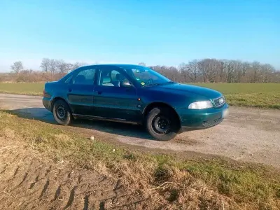 Gebraucht Audi A4 125 PS (91 kW) 1995 Grün Limousine