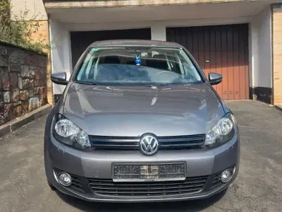 Gebraucht VW Golf VI 102 PS (75 kW) 2009 Grau Limousine