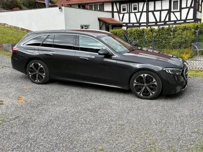 Gebraucht Mercedes E300 313 PS (230 kW) 2024 Grau Limousine