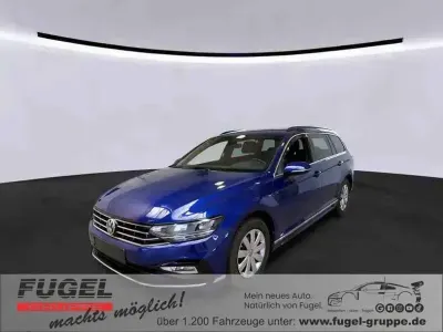 Używany VW Passat R-line 190 KM (139 kW) 2019 Niebieski Kombi