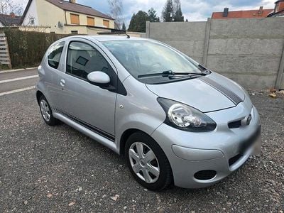Gebraucht Toyota Aygo Cool 68 PS (50 kW) 2009 Silber Kleinwagen