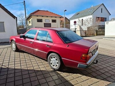 Gebraucht Mercedes 230 132 PS (97 kW) 1990 Rot Limousine