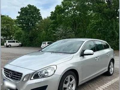 Gebraucht Volvo V60 163 PS (119 kW) 2012 Grau Kombi