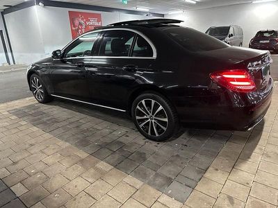Schwarz Gebraucht 2020 Mercedes E300 Limousine | 33.800 € (Fairer Preis)