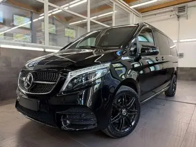 Usata Mercedes V300 AMG 237 CV (174 kW) 2022 Nero Monovolume