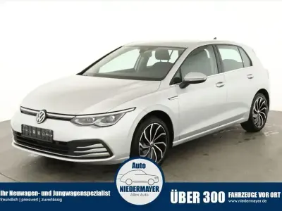 Gebraucht VW Golf VIII Style 150 PS (110 kW) 2022 Reflexsilber metallic Limousine