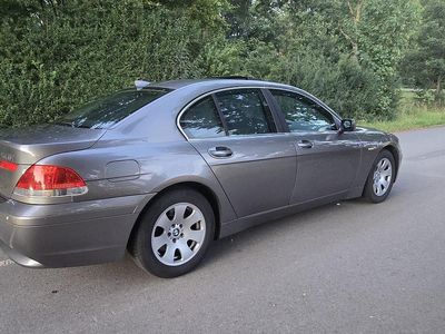 BMW 745