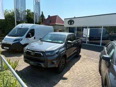Neu Toyota HiLux 204 PS (150 kW) 2026 Grau Pickup