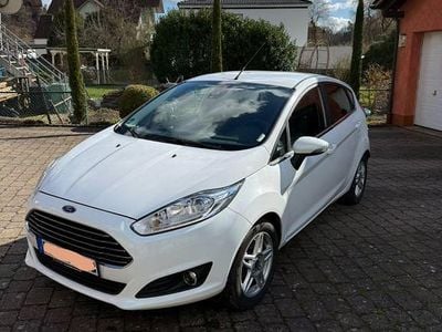Second-hand Ford Fiesta Titanium 125 CP (91 kW) 2014 Alb Hatchback