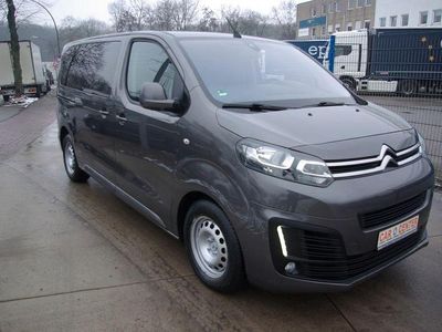 Gris platinium Gebraucht 2017 Citroën Spacetourer Feel Van / Kleinbus | 14.800 € (Superpreis)