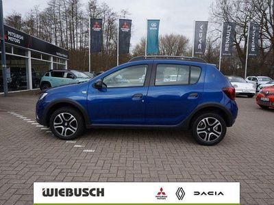 Gebraucht Dacia Sandero Celebration 90 PS (66 kW) 2020 Blau Kleinwagen