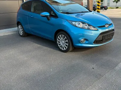 Gebraucht Ford Fiesta Trend 60 PS (44 kW) 2011 Blau Kleinwagen