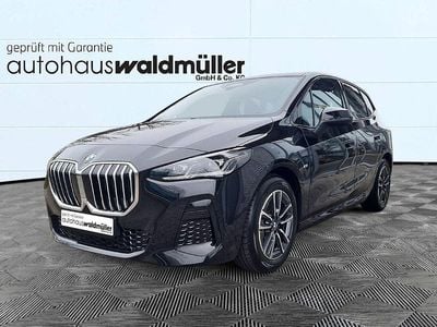 Schwarz Gebraucht 2025 BMW 220 Active Tourer Luxury Line Van / Kleinbus | 33.901 € (Fairer Preis)