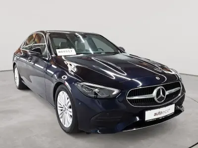 Gebraucht Mercedes C220 Avantgarde 200 PS (147 kW) 2022 Cavansitblau metallic Limousine
