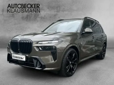 Gebraucht BMW X7 M Sport 352 PS (258 kW) 2024 Gruen SUV