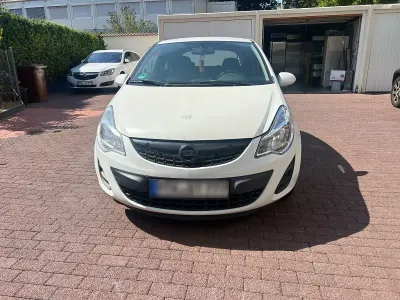 Gebraucht Opel Corsa Selection 69 PS (50 kW) 2012 Weiß Kleinwagen