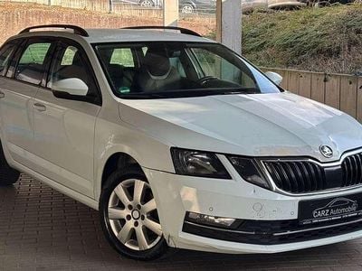 Laserweiss Gebraucht 2017 Skoda Octavia Style Kombi | 5.900 €